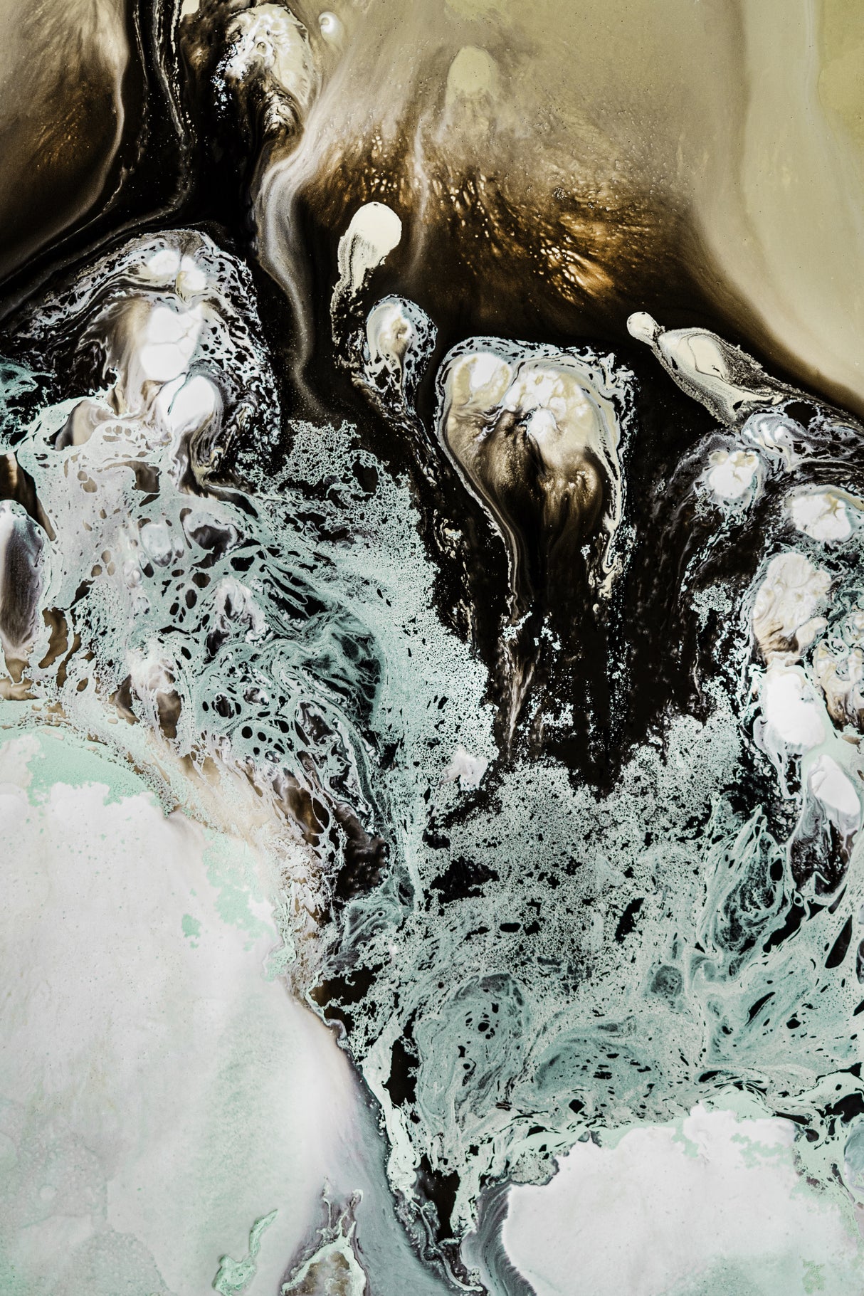 Earthly Motion 2 Poster och Canvastavla