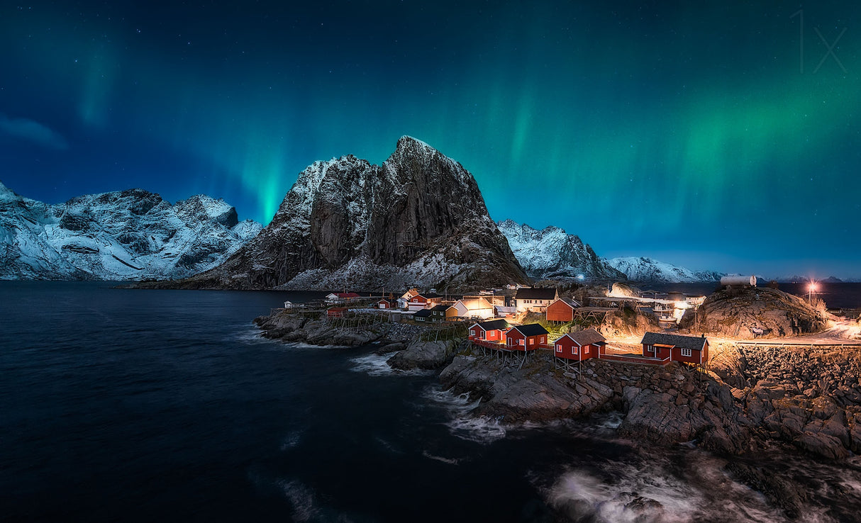 Dancing over Hamnoy Poster och Canvastavla