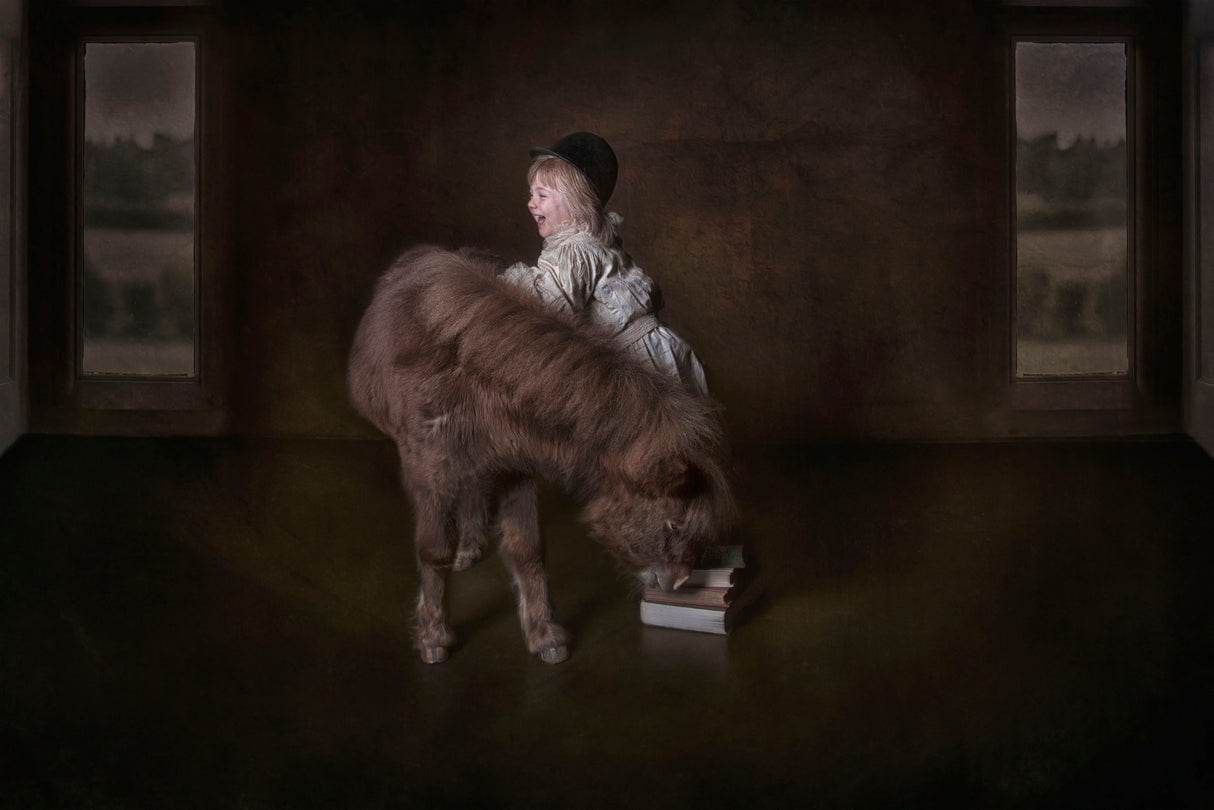Helping my little friend Poster och Canvastavla