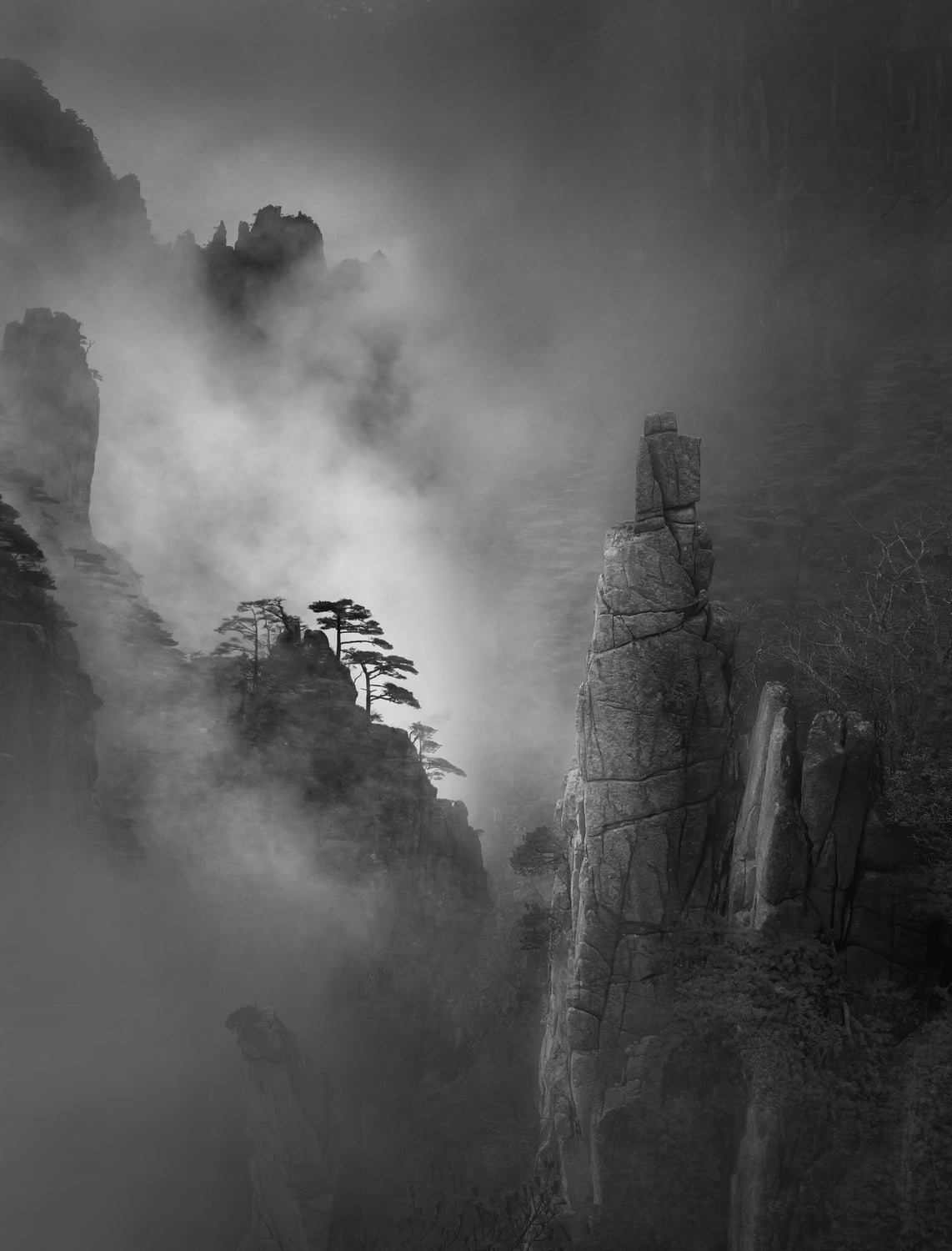 Huang Shan In The Fog Poster och Canvastavla