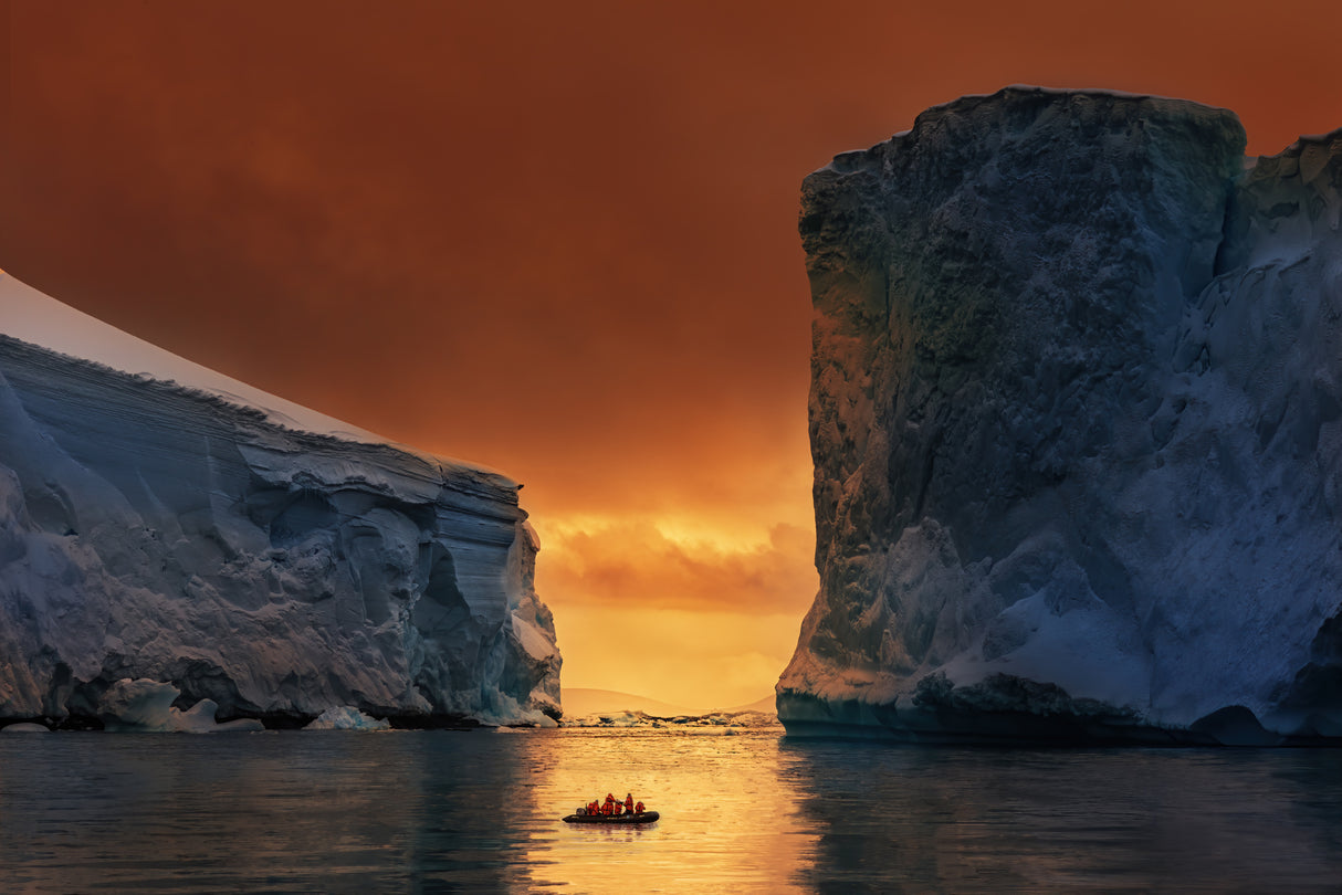Antarctic Fire Gate Poster och Canvastavla