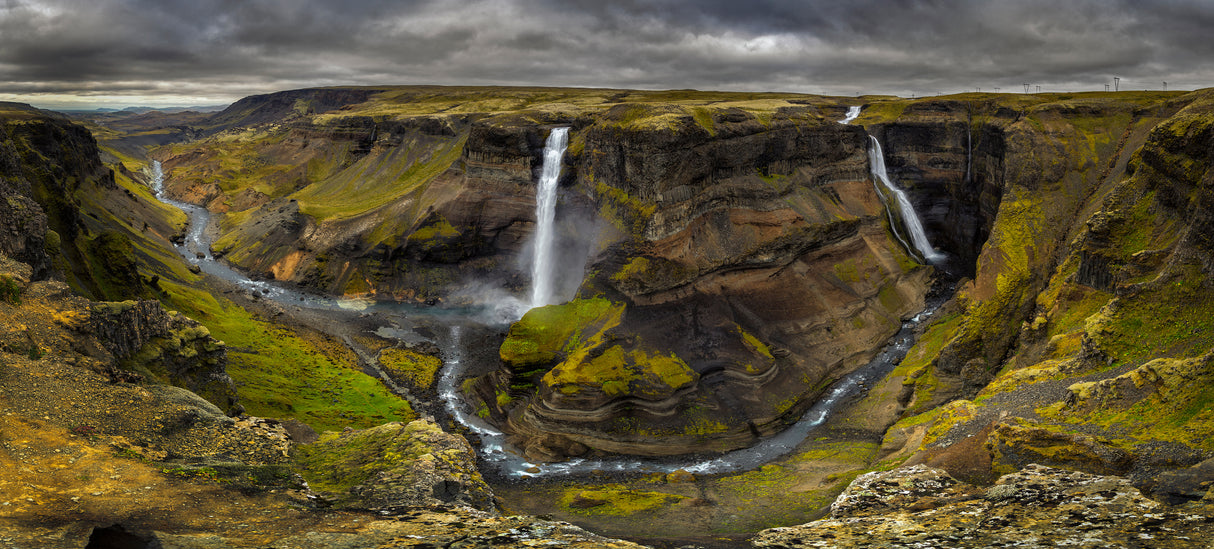 Land of Waterfalls Poster och Canvastavla
