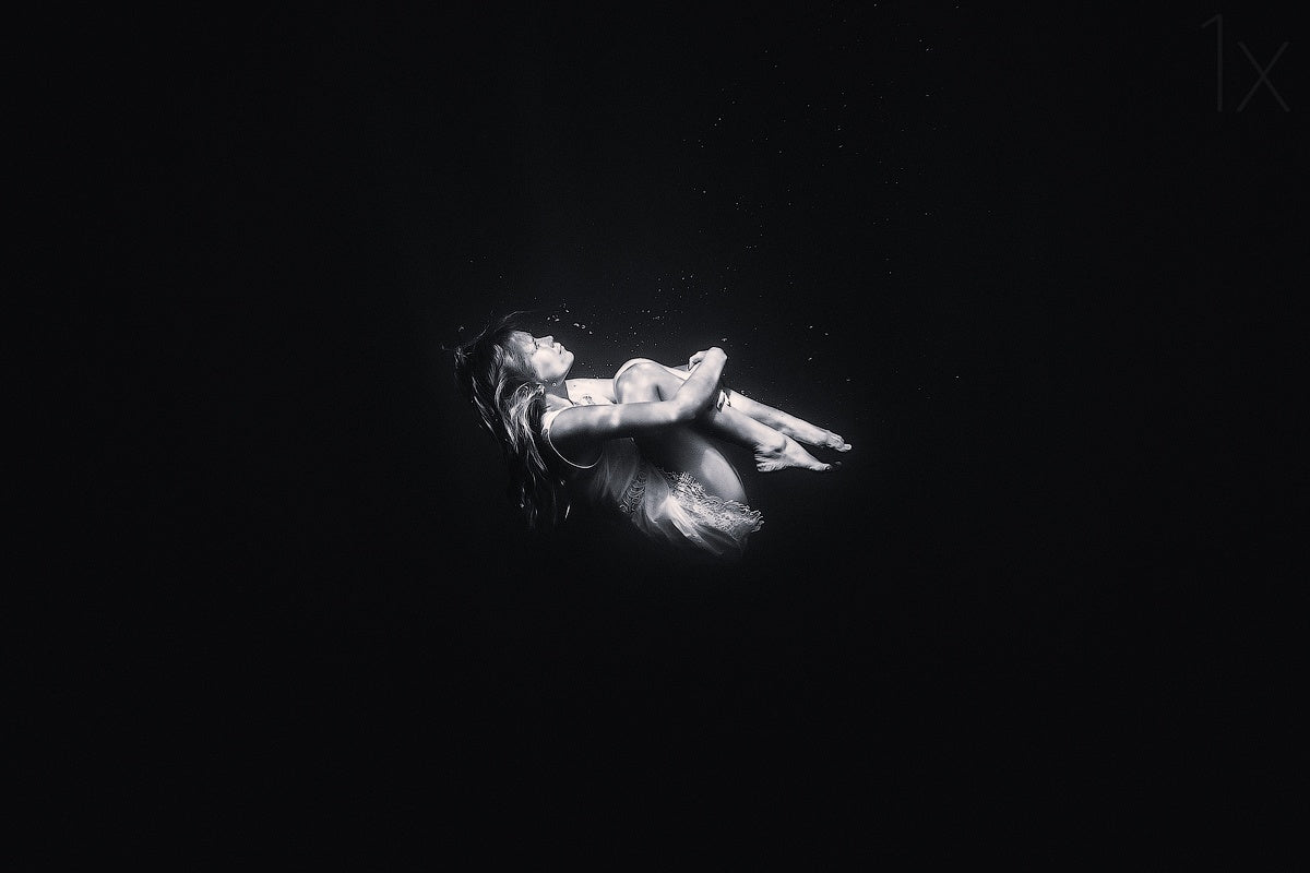 In the abyss Poster och Canvastavla