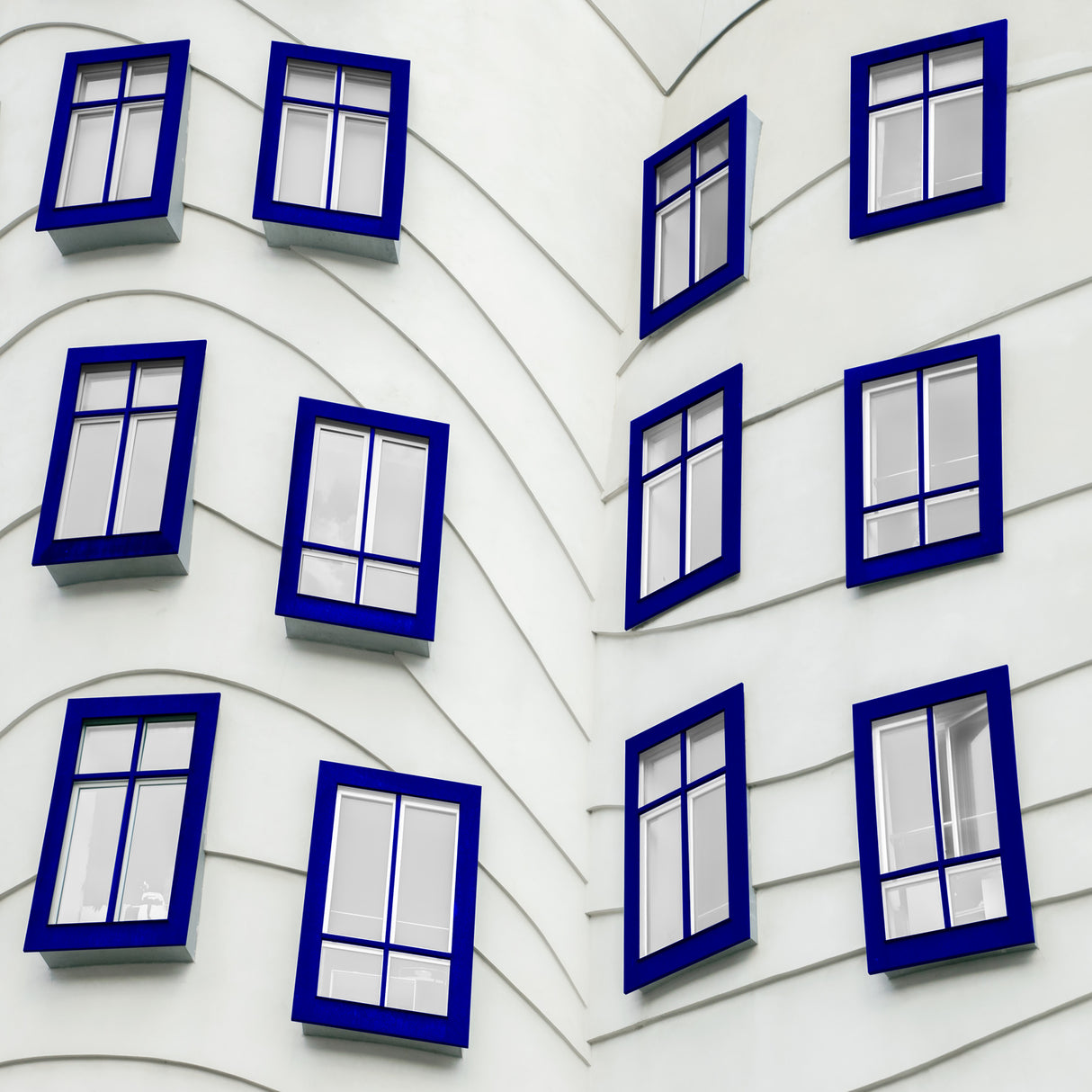 Dancing house Poster och Canvastavla