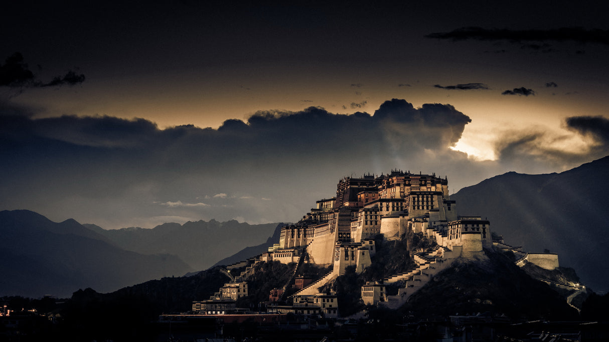 Potala Palace《金色之城》 Poster och Canvastavla