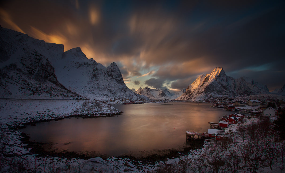 Crawling light over the bay Poster och Canvastavla