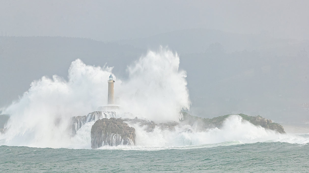 Storm at the lighthouse Poster och Canvastavla