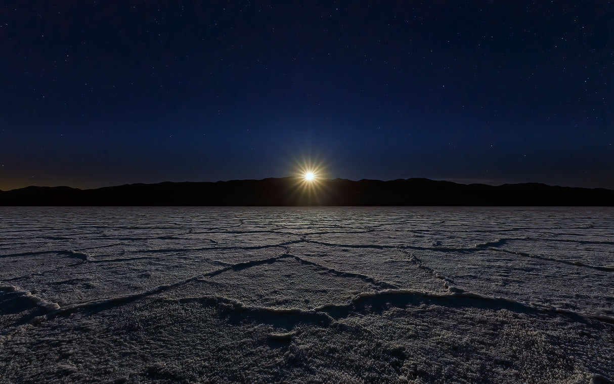 Moonset at Death Valley Poster och Canvastavla
