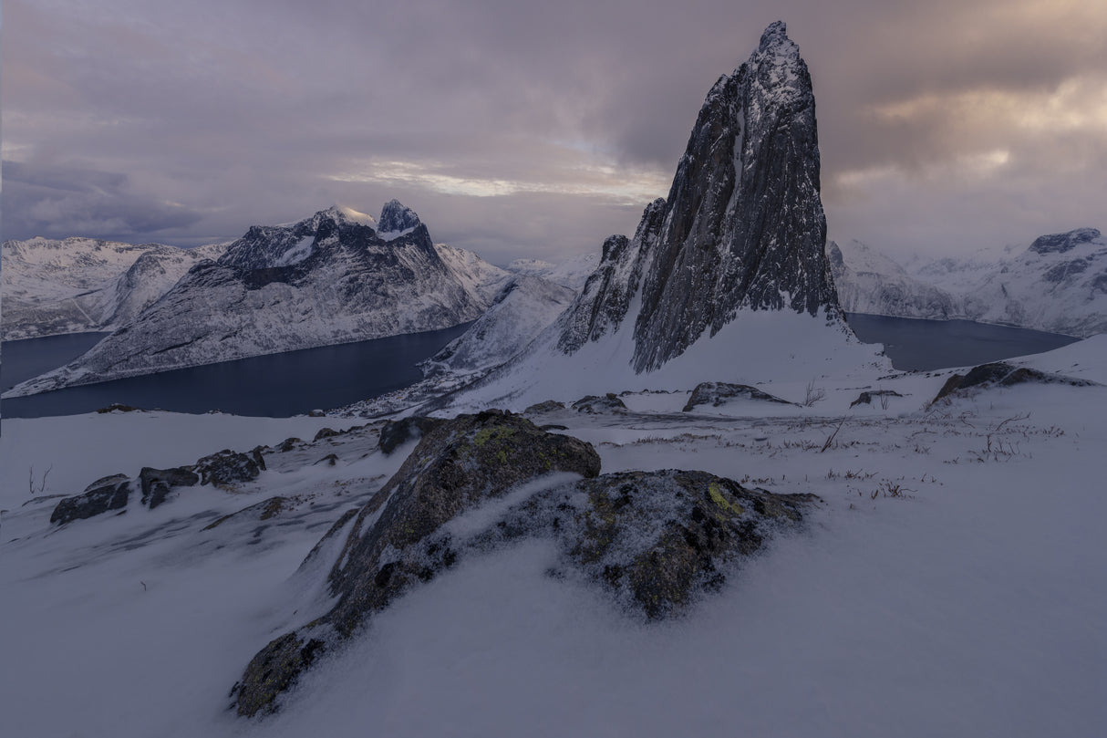 Overwhelming beauty of the Norwegian mountains Poster och Canvastavla