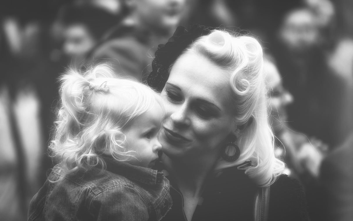 The Look of a Mother Poster och Canvastavla