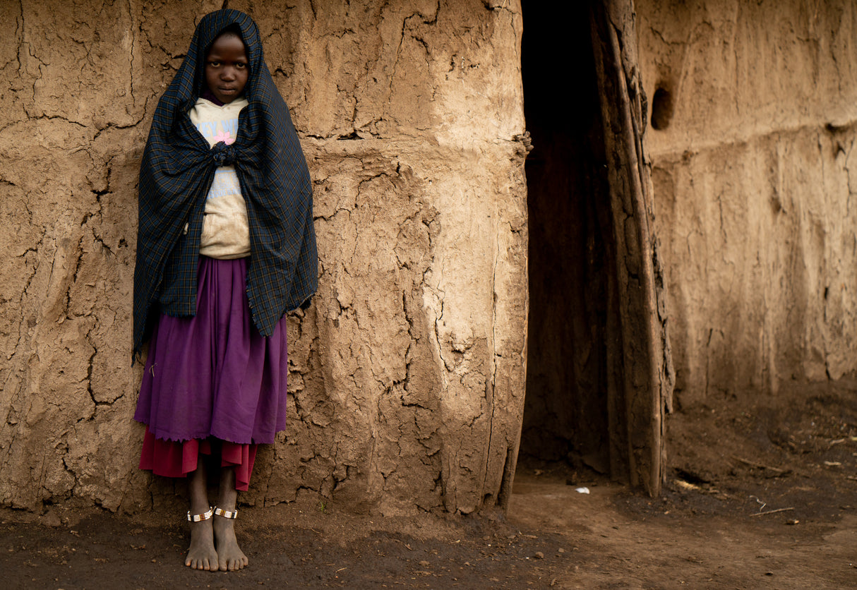 Masai girl .. at her home Poster och Canvastavla