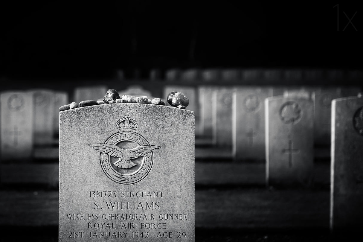 pebbles as remembrance Poster och Canvastavla