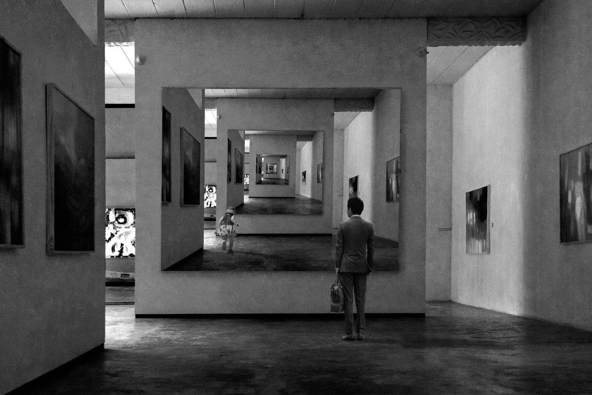 Someone lost in the gallery Poster och Canvastavla