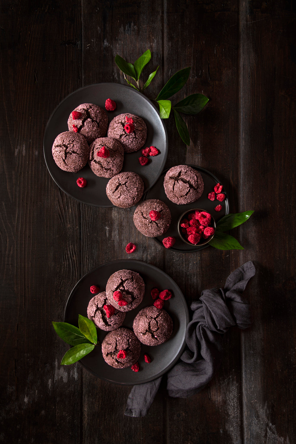 Raspberry chocolate crinkle cookies Poster och Canvastavla