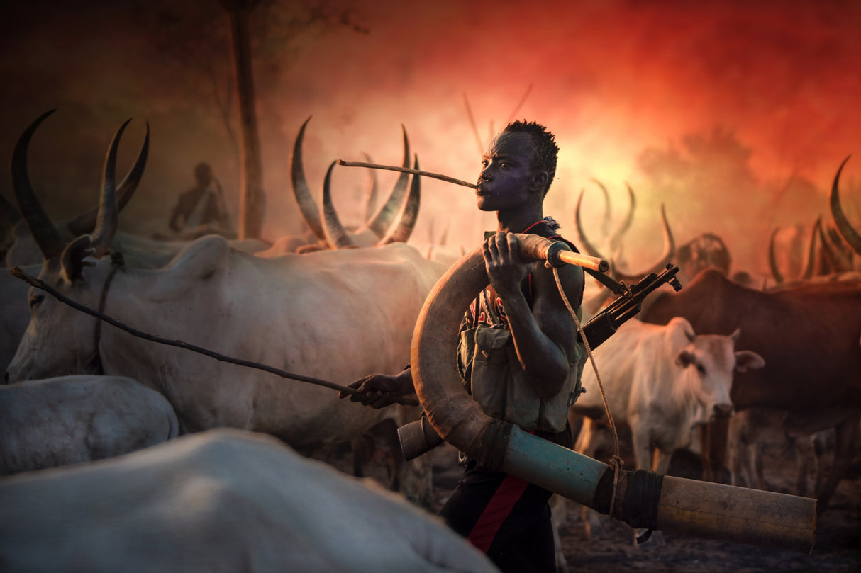 Mundari man with AK47 Poster och Canvastavla