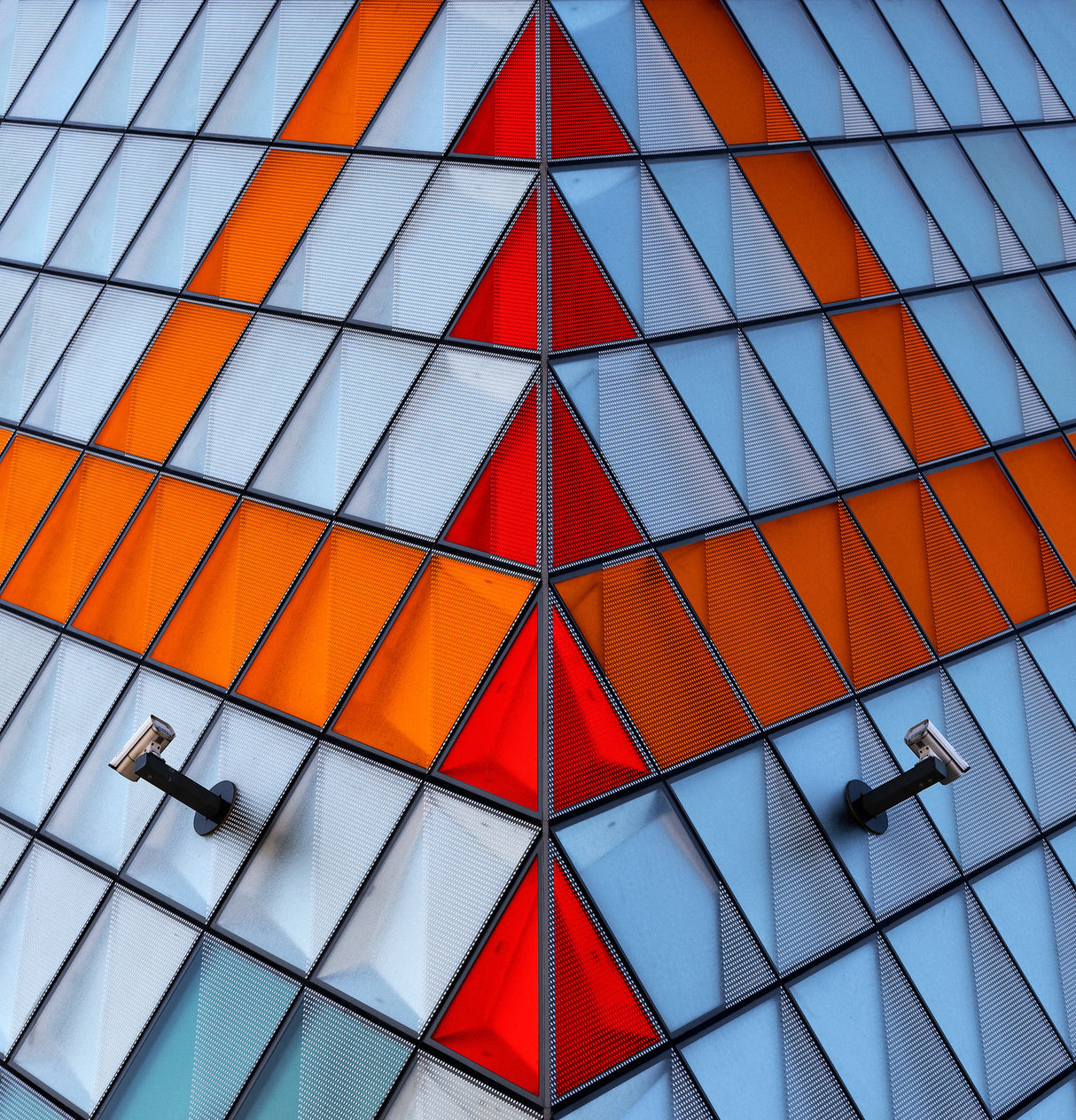 Almost symmetrical.. Poster och Canvastavla