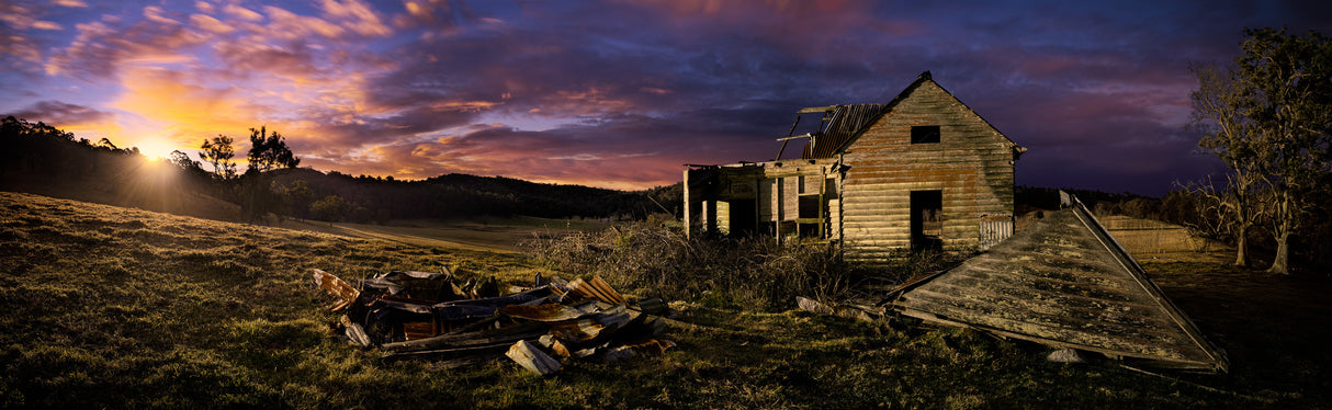 The Glory of Decay - Farm Shack Bodalla Poster och Canvastavla