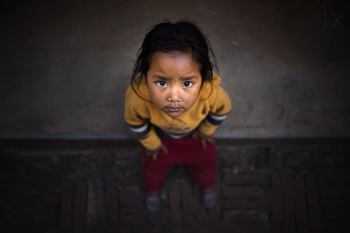 Kathmandu Girl Poster och Canvastavla
