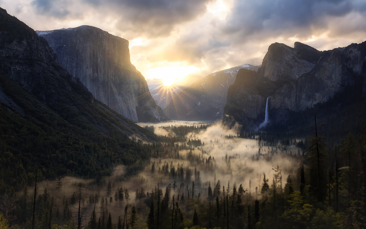 The First Light of Yosemite Poster och Canvastavla