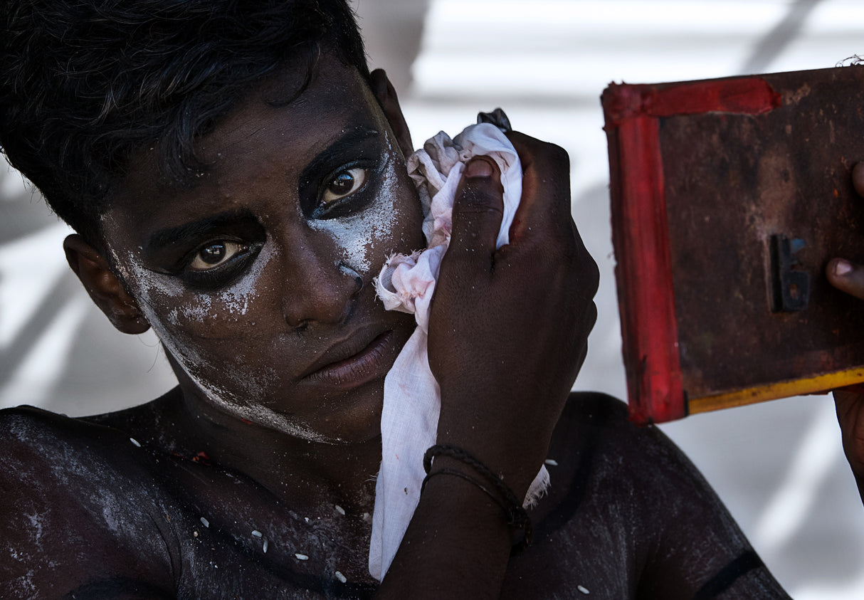 Cleaning up after the Ceremony of Theyyam-Kannur - India Poster och Canvastavla
