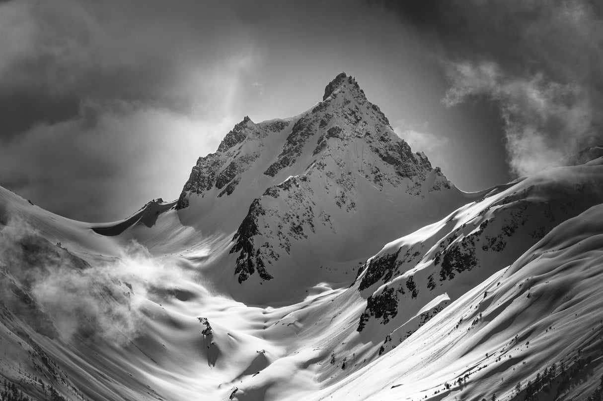 The majesty of the mountains Poster och Canvastavla