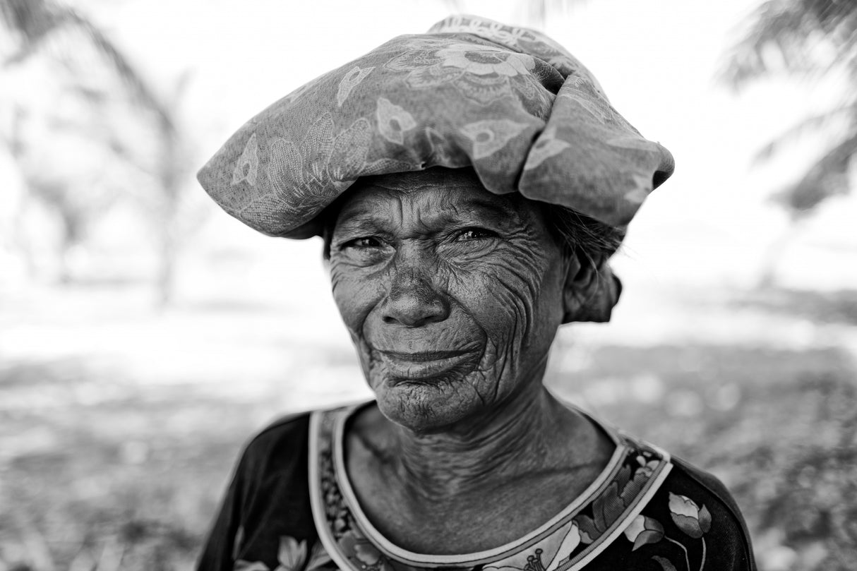 Bajau Woman Poster och Canvastavla