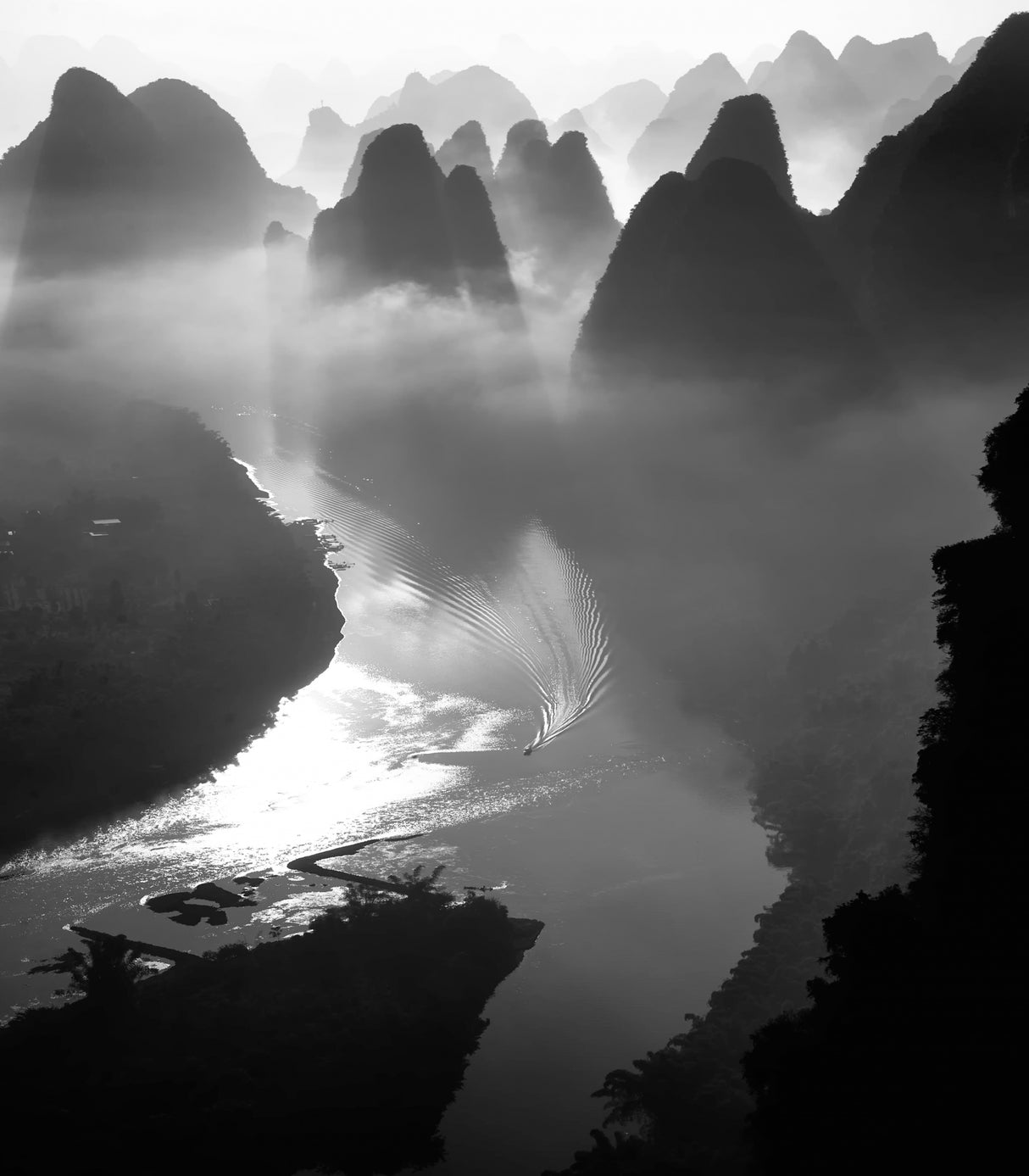 The boat in Li River Poster och Canvastavla