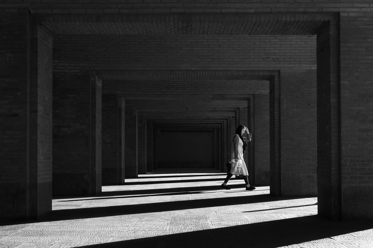 Passing through the darkness Poster och Canvastavla