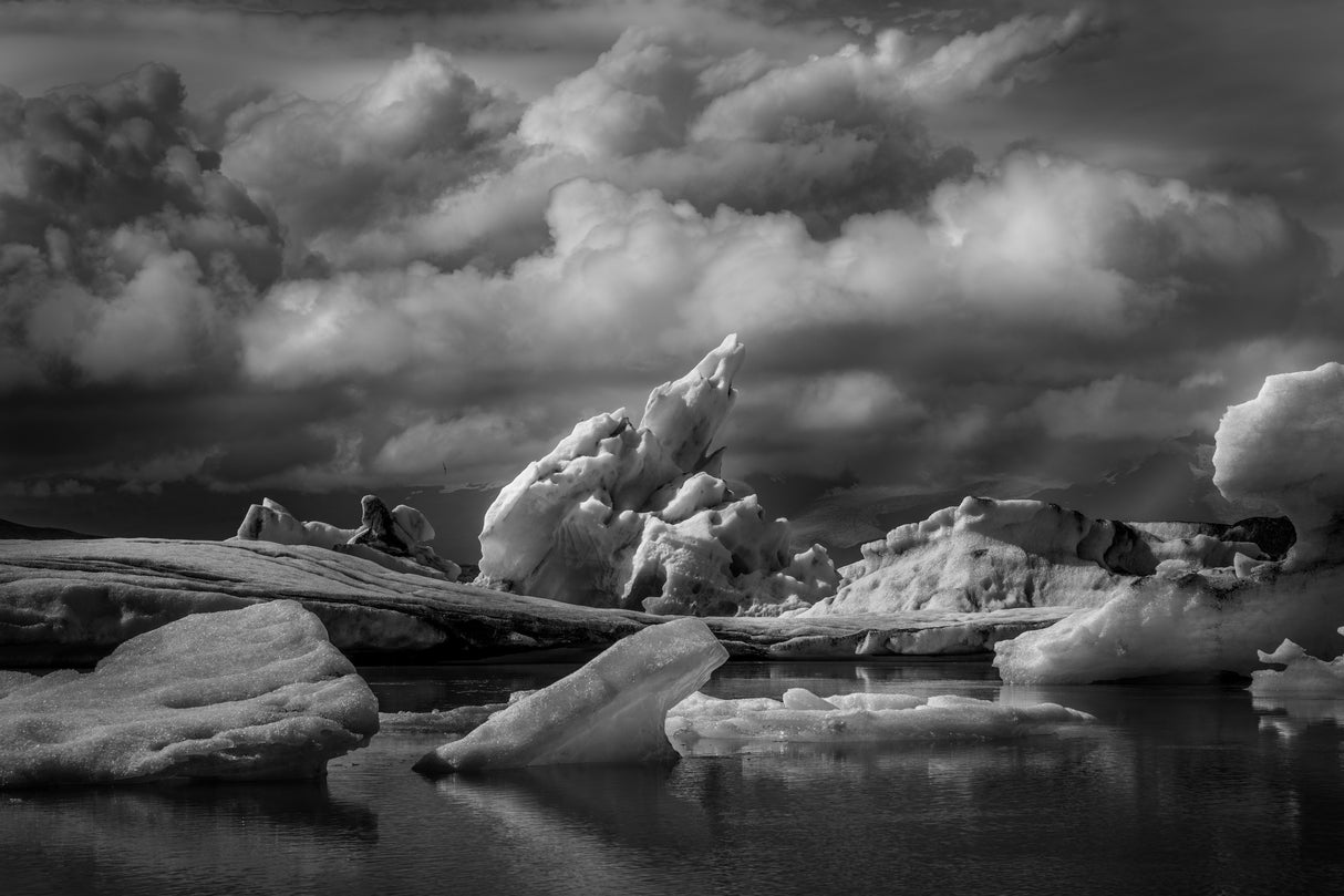 Silent ships upon a frozen sea. Poster och Canvastavla