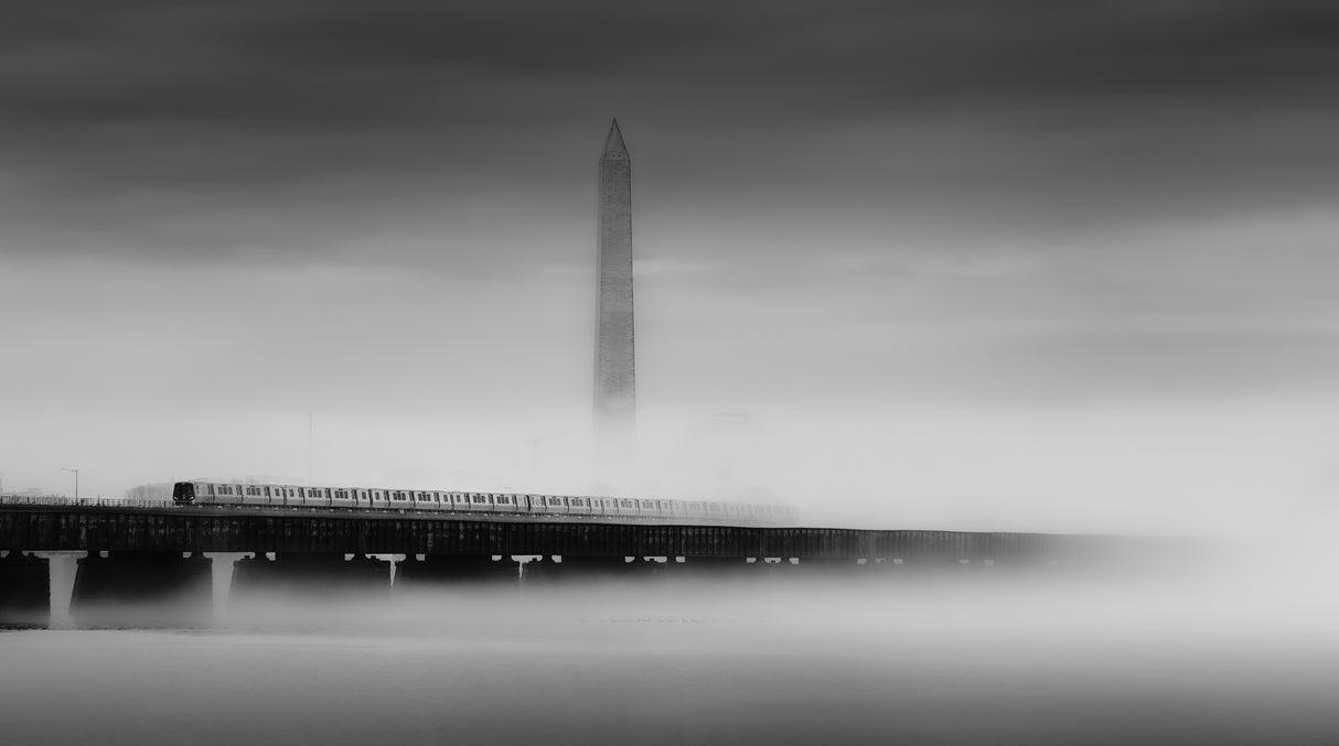 Over the Potomac River Poster och Canvastavla