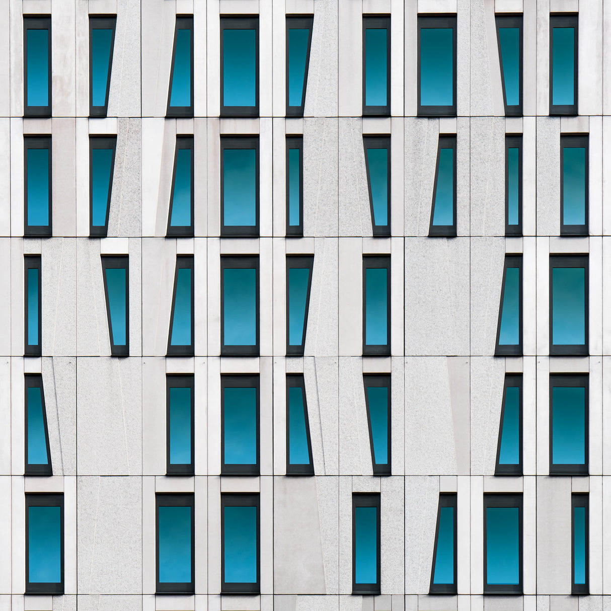 Five windows missing Poster och Canvastavla
