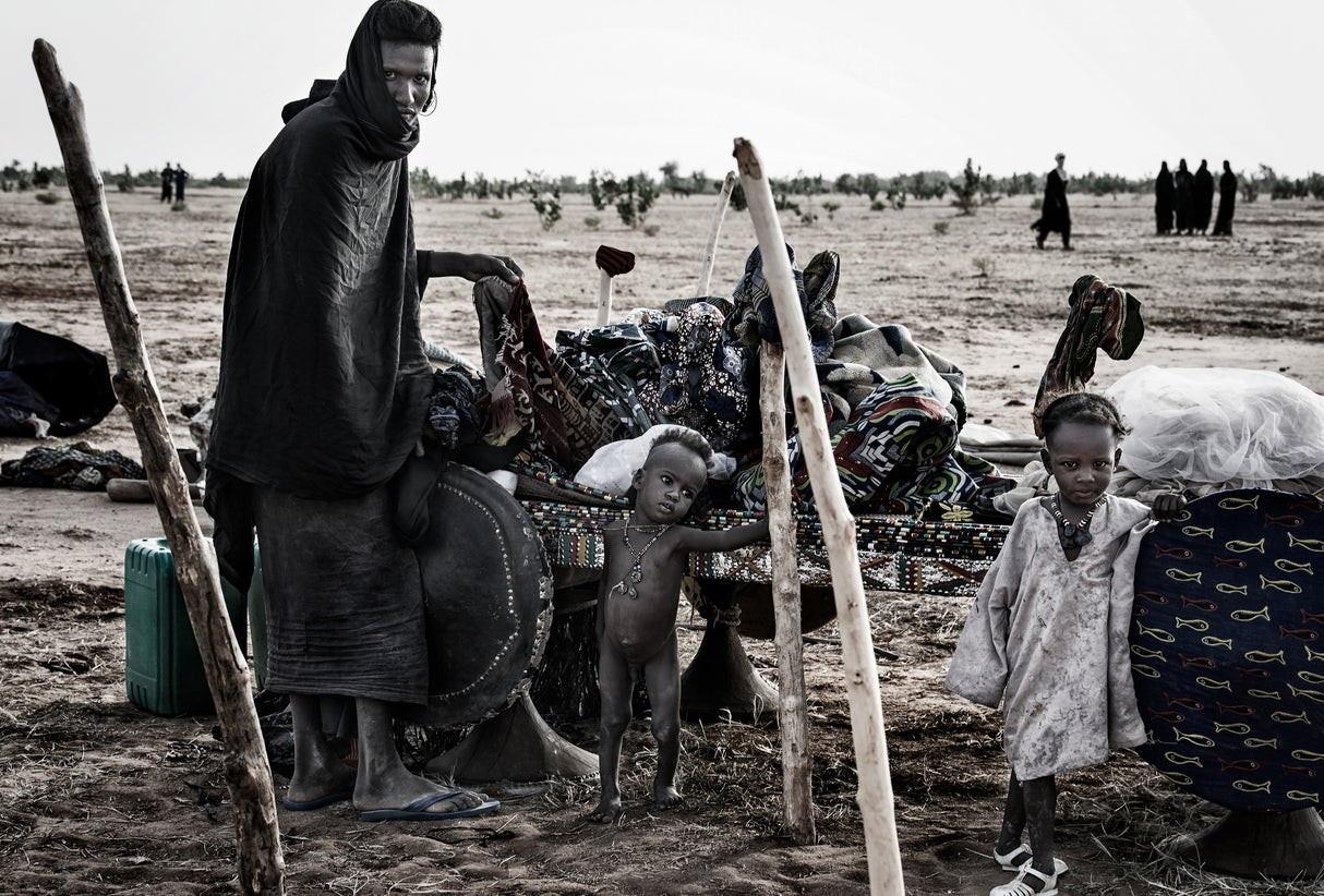 At the camp site in the gerewol festival - Niger Poster och Canvastavla