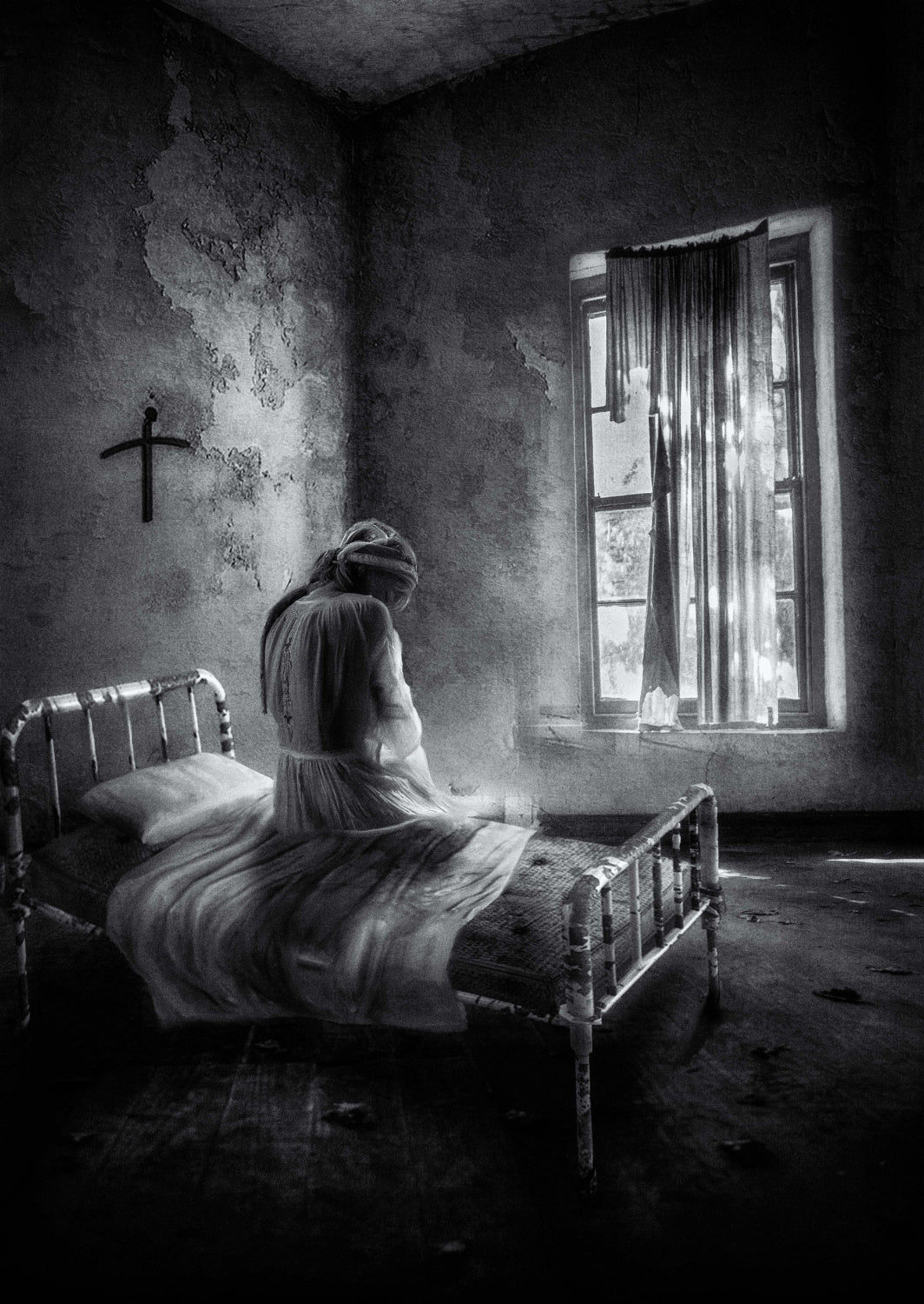 '...She hangs her head, she is lost in the dark...' Poster och Canvastavla