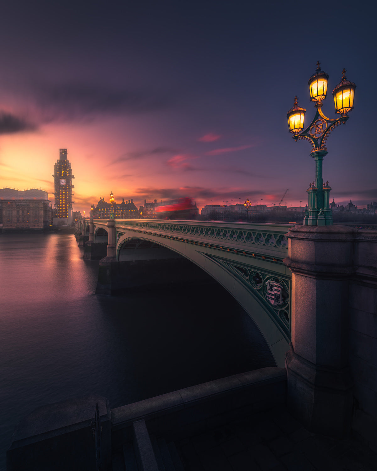 Mystical London Poster och Canvastavla