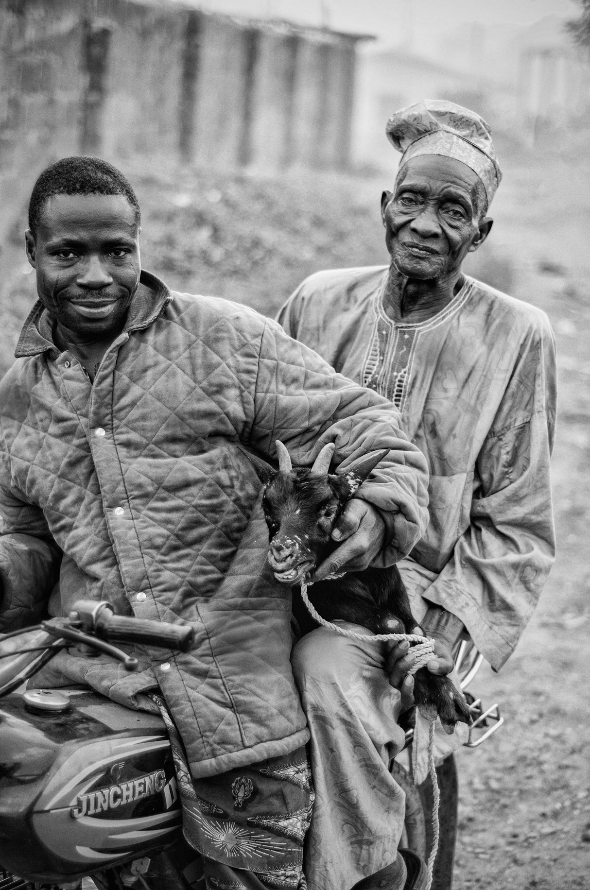 On the way to the market Poster och Canvastavla