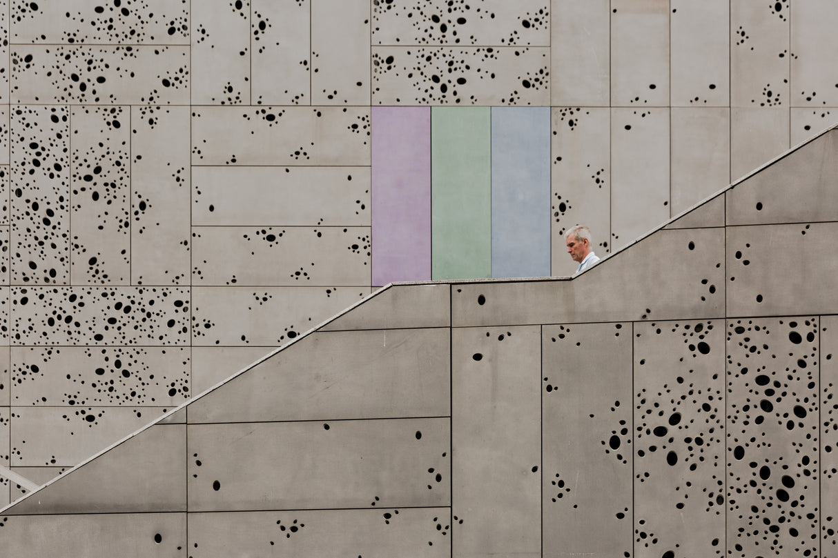 A man on the stairs Poster och Canvastavla