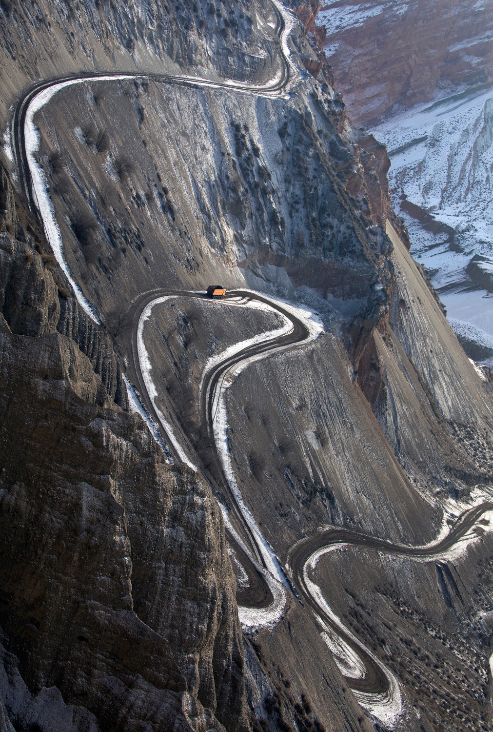 Winding road Poster och Canvastavla