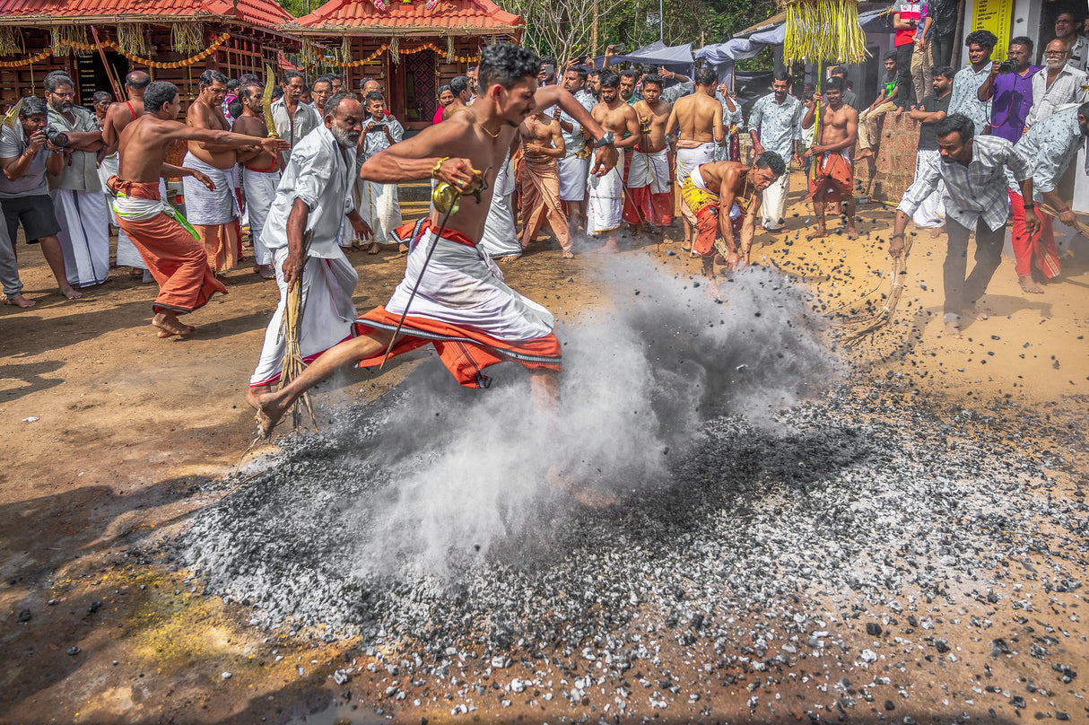 Theyyam :- The Human God Poster och Canvastavla