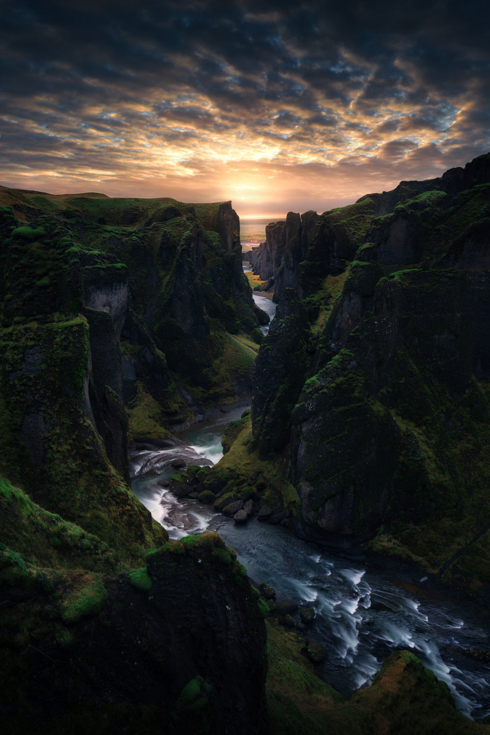 Light canyon. Poster och Canvastavla