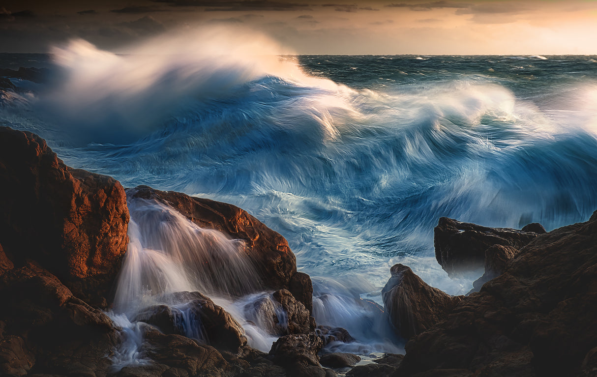 BLUE WAVE AT SUNSET Poster och Canvastavla