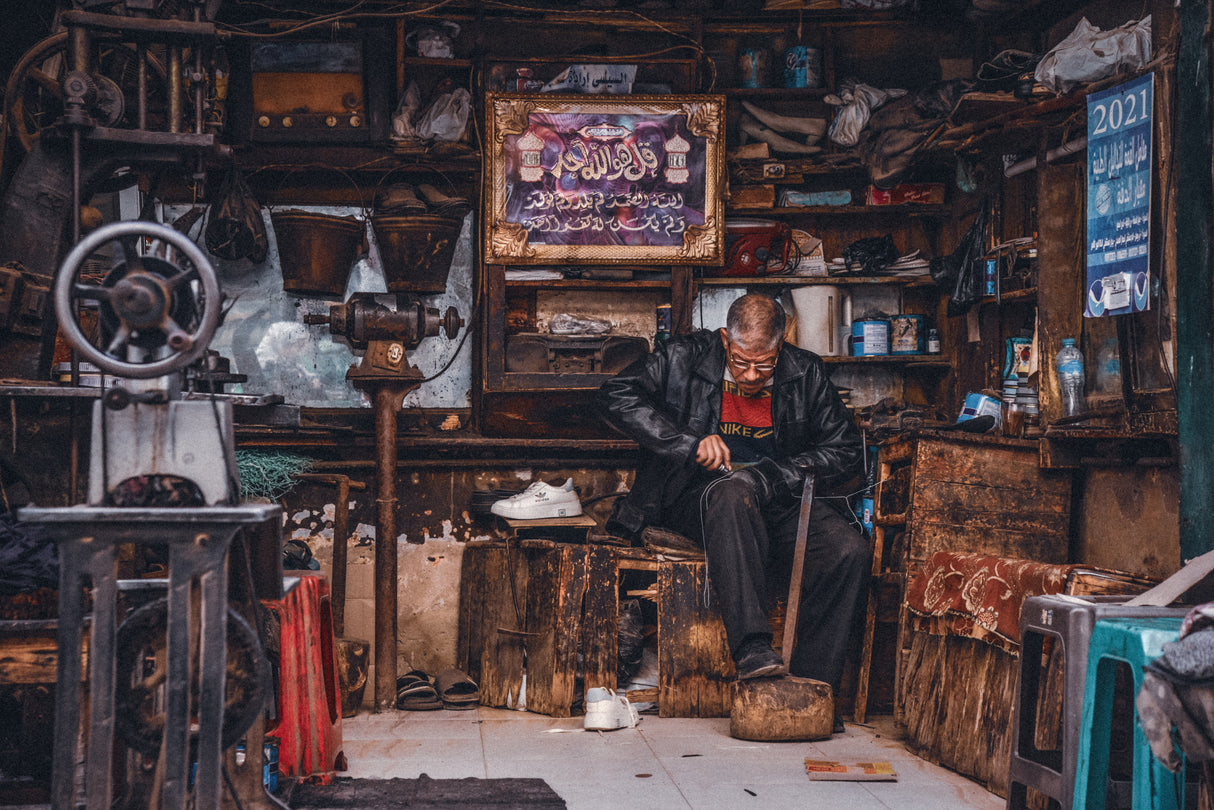 Shoe maker from Egypt 🇪🇬 Poster och Canvastavla