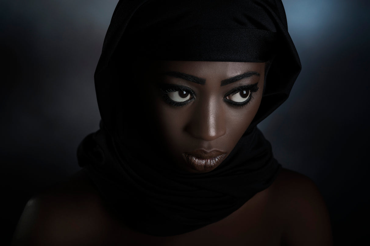 The black scarf. (The trilogy of scarves: red, turquoise and black). Poster och Canvastavla