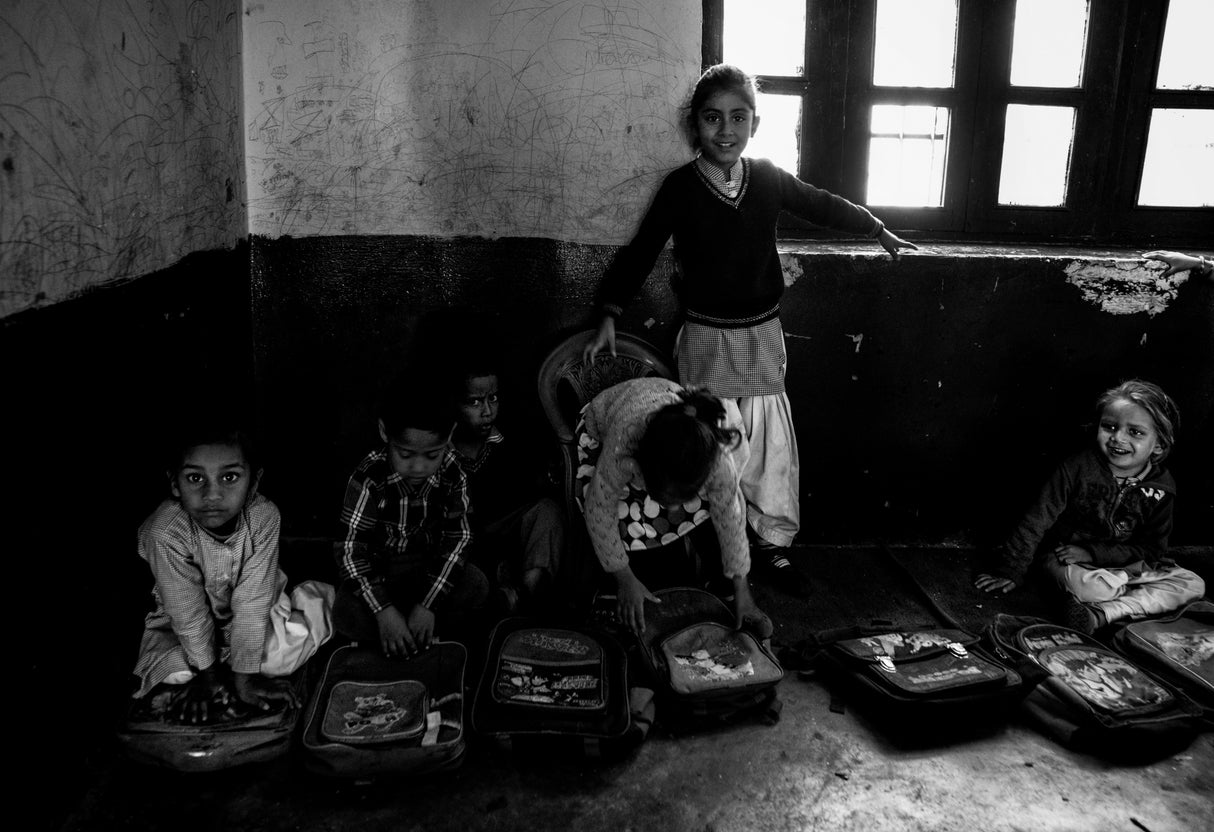 Children at school - Ladakh - India Poster och Canvastavla