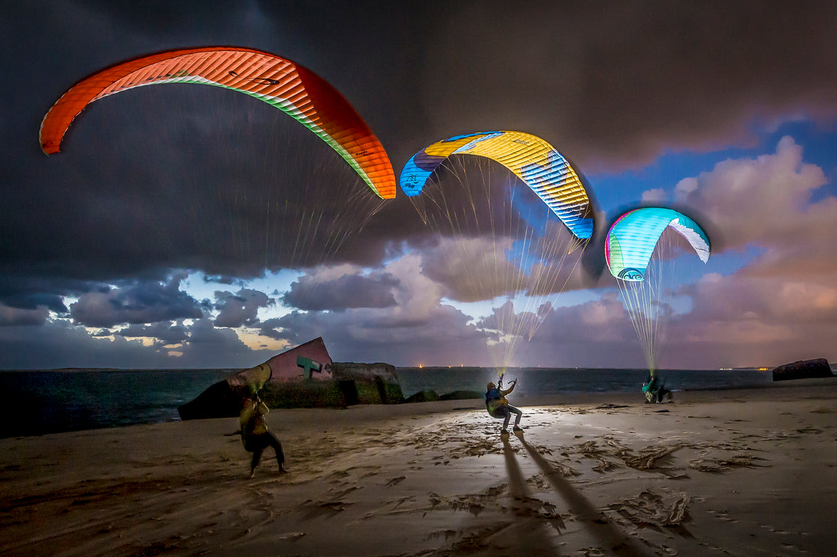 3 Pilots, One Light Poster och Canvastavla