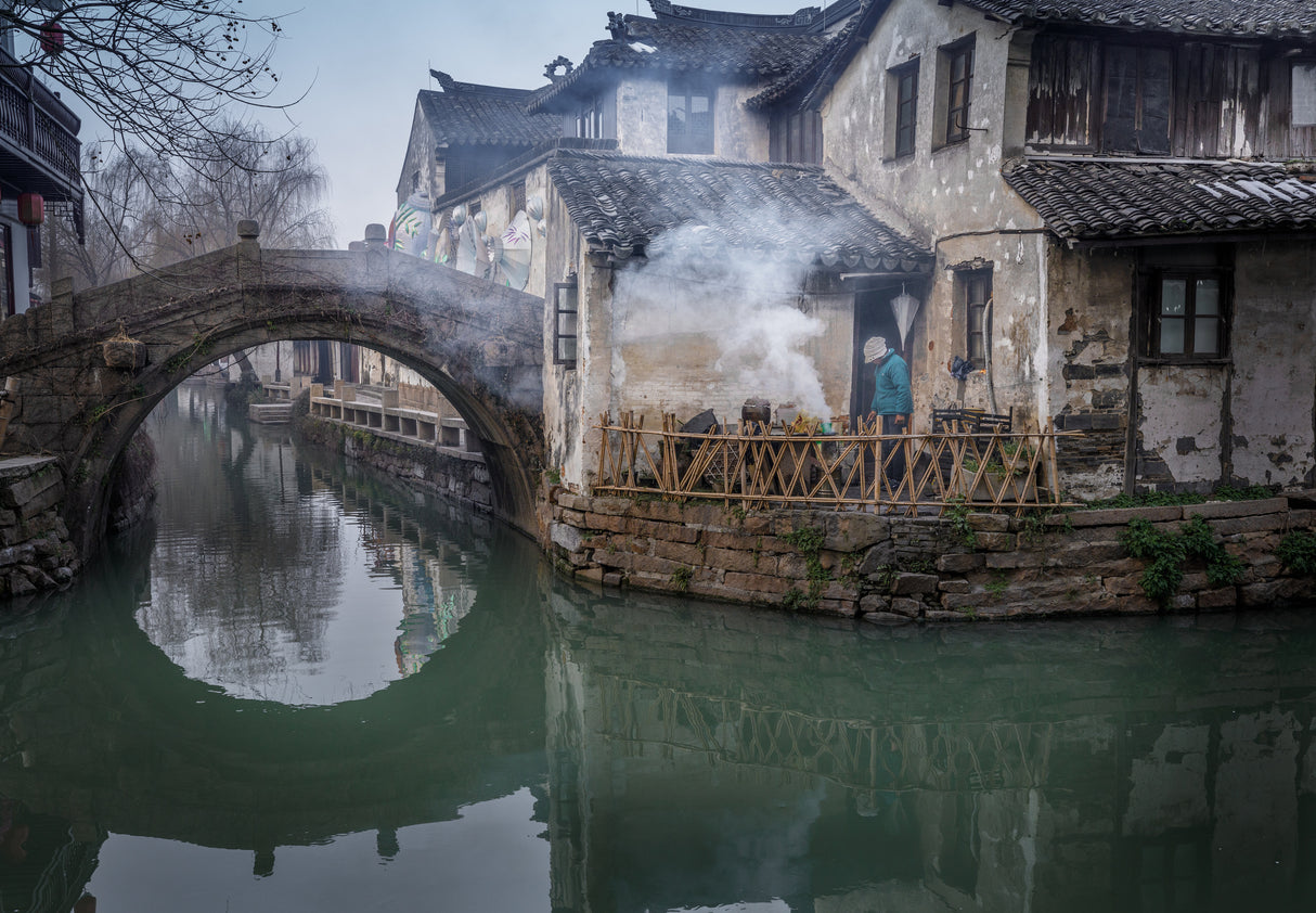 Morning Smoke in Zhouzhuang (周庄) Poster och Canvastavla