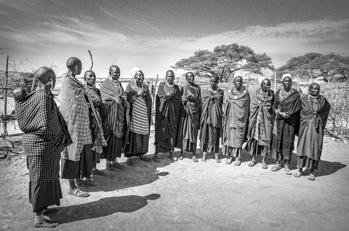 Maasai Village Members Poster och Canvastavla