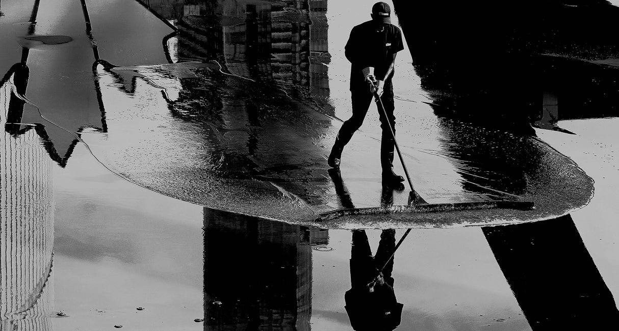 Cleaning the sky Poster och Canvastavla