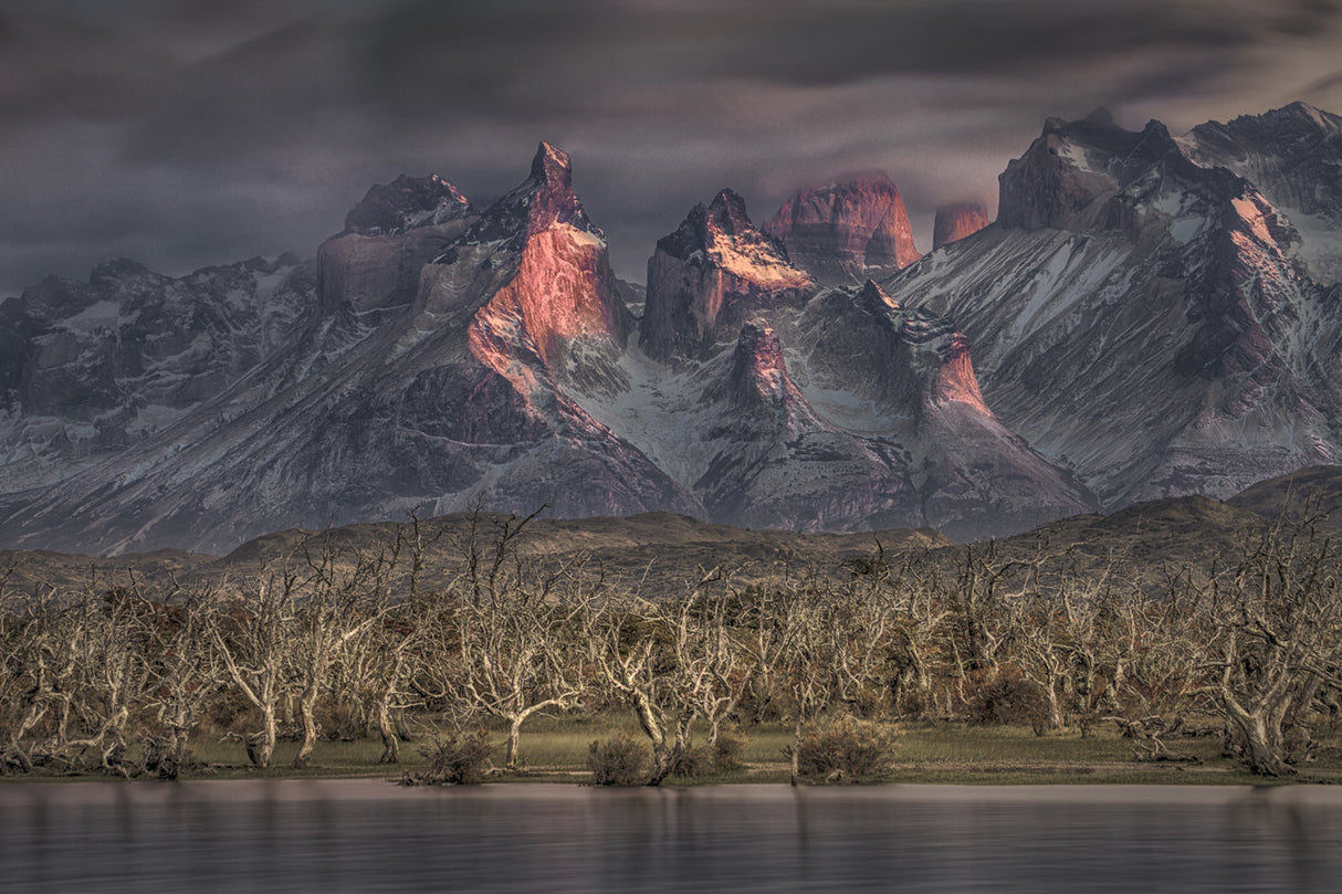 Below the peaks of Patagonia Poster och Canvastavla