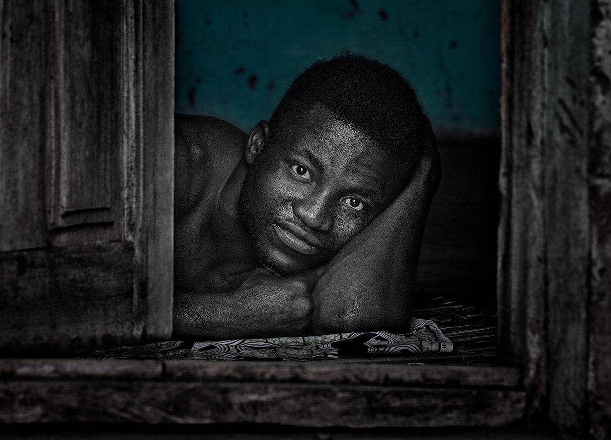 Man in his home - Ghana Poster och Canvastavla