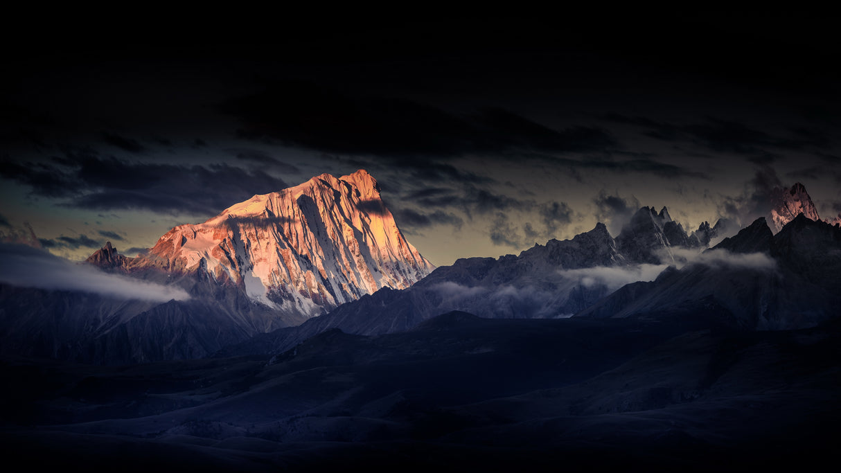Devildom The snow capped mountains 《呷玛日巴》 Poster och Canvastavla